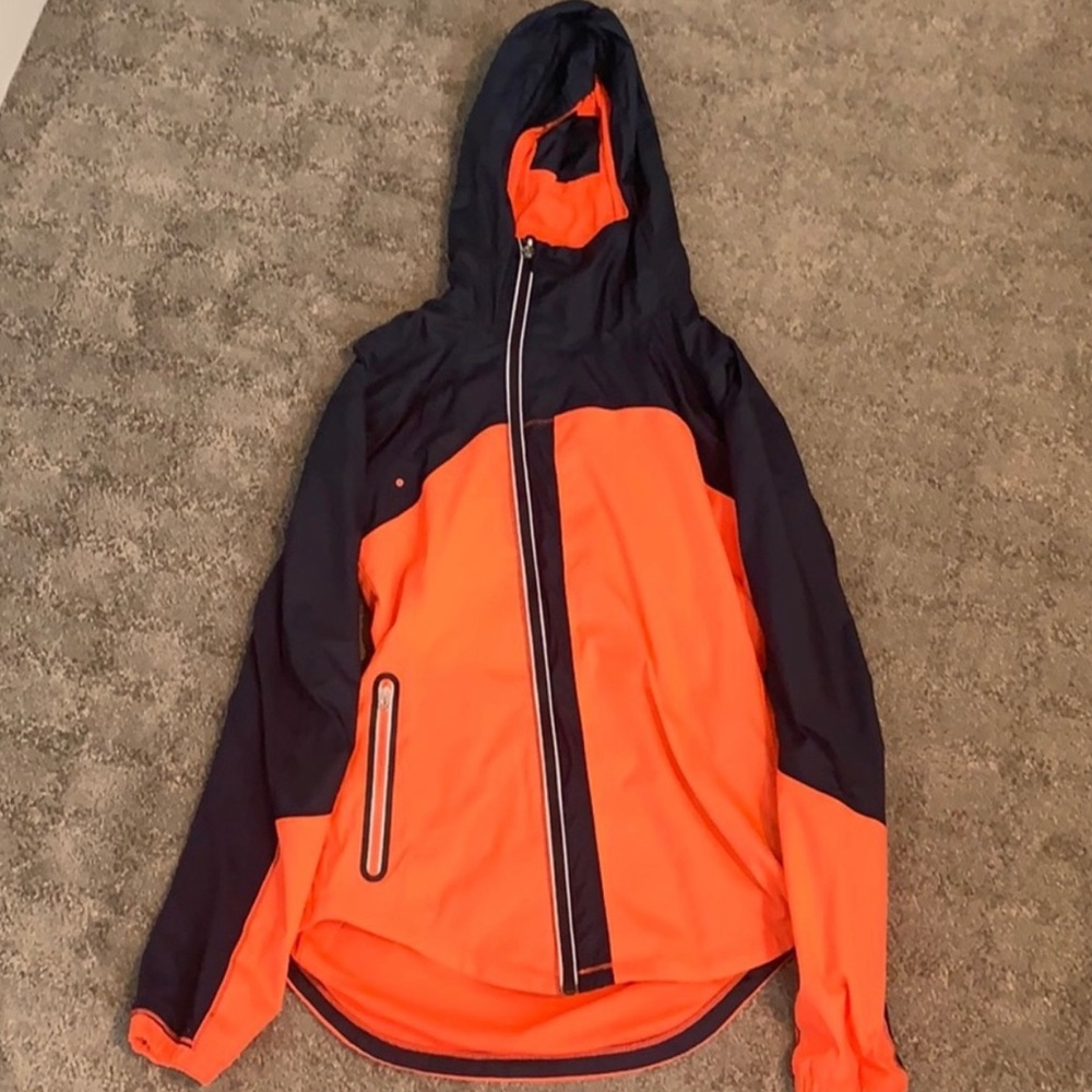 Lululemon wind breaker jacket!